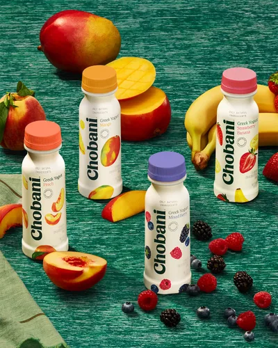 Vista 6 de Chobani® Bebida de yogur griego bajo en grasa de bayas mixtas 7 onzas líquidas