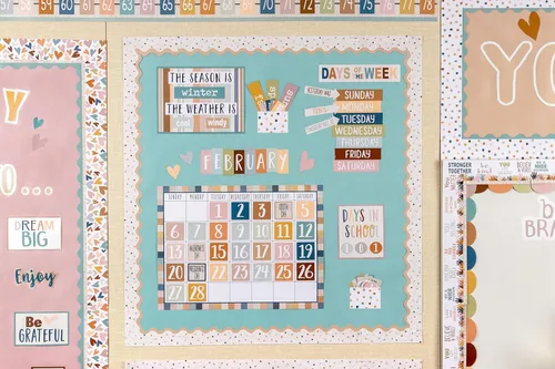 Vista 3 de Teacher Created Resources Todos son bienvenidos calendario pizarrón de anuncios (TCR7119)
