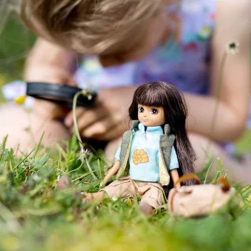Vista 5 de Lottie Muñeca Fossil Hunter Juguetes STEM para niñas y niños Juguetes de ciencia Muñeca de ciencia Muñeca de dinosaurio