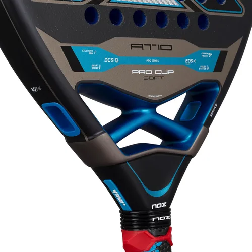 Vista 5 de NOX Pala de pádel AT10 Pro Cup Soft 2026 Agustin Tapia Forma de lágrima Pala Padel Fibra de vidrio cara plateada, HR3 Soft Eva Core