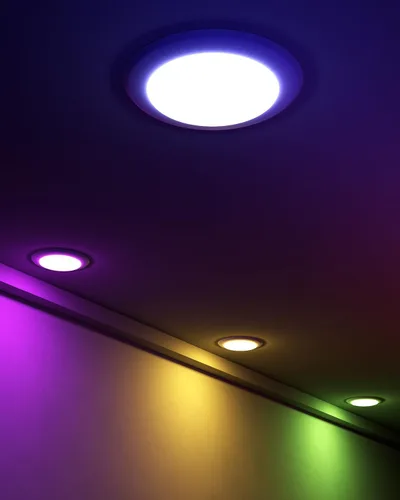 Vista 2 de Luces de techo inteligentes Lumary con montaje empotrado de 5/6 pulgadas, luz LED RGBWW WiFi, luz regulable que cambia de color 2700-6500K, montaje