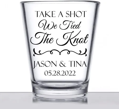 Vista 4 de BARCONIC Gafas de chupito de boda personalizadas, toma un tiro, atamos el nudo, lindos diseños personalizables