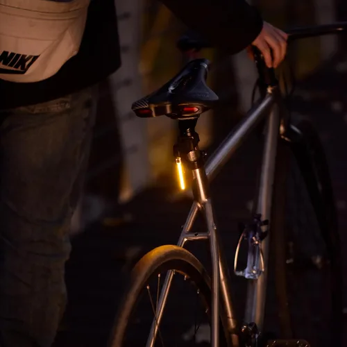 Vista 6 de Luz trasera de bicicleta LED Photondrop, luz trasera roja que fluye, luz trasera para bicicleta, 3 modos, recargable por USB, resistente al agua