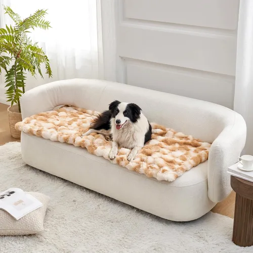 Vista 10 de COZY KISS Funda para silla de piel sintética, suave e impermeable para protector de asiento de automóvil, alfombrilla a prueba de orina líquida