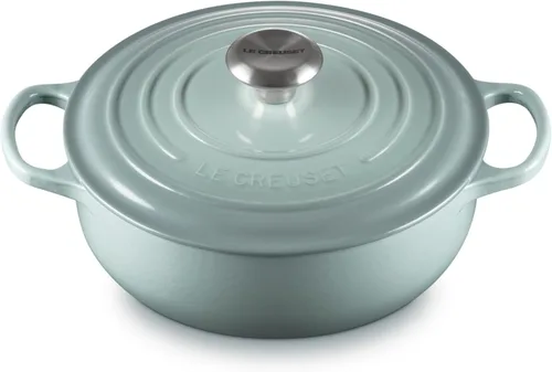 Vista 8 de Le Creuset Signature Sauteuse de hierro fundido esmaltado. 3-1/2-Cuarto de galón, Alcachofa