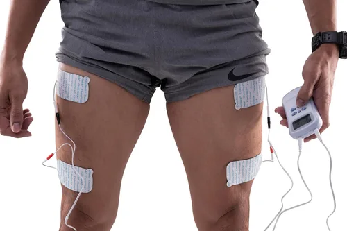 Vista 4 de Chattanooga Dura-Stick Plus Respaldo de espuma azul rectangular de 2 pulgadas x 3.5 pulgadas 10 paquetes (4 electrodos por paquete) - Total 40