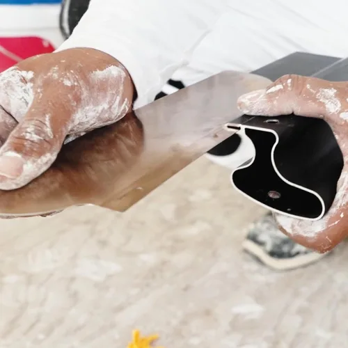 Vista 5 de DEWALT Cuchilla para desnatar paneles de yeso, 17.8 cm Grado profesional Construcción de aluminio extruido y acero inoxidable europeo Puntas