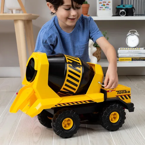 Vista 4 de Tonka Steel Classics Mighty Mezcladora de Cemento - Fabricada con Acero y Plástico Resistente, Camión de Construcción de Juguete Amarillo, Niños