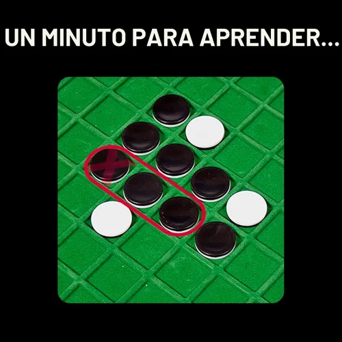 Vista 3 de Ravensburger Othello Classic Family y juego para 2 jugadores para edades de 8 años en adelante