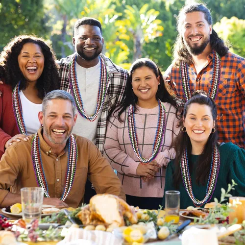 Vista 4 de Huskein Collar de cuentas, 120 cuentas de Mardi Gras, collares coloridos de cuentas de Mardi Gras de 33 pulgadas, accesorios de disfraz de fiesta