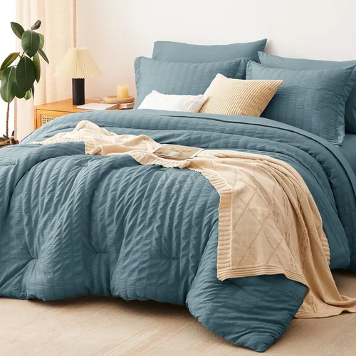 Vista 17 de CozyLux - Juego de edredón doble con sábanas de 5 piezas, color blanco con textura de sirsaca en una bolsa para niñas, juego de ropa de cama de lujo