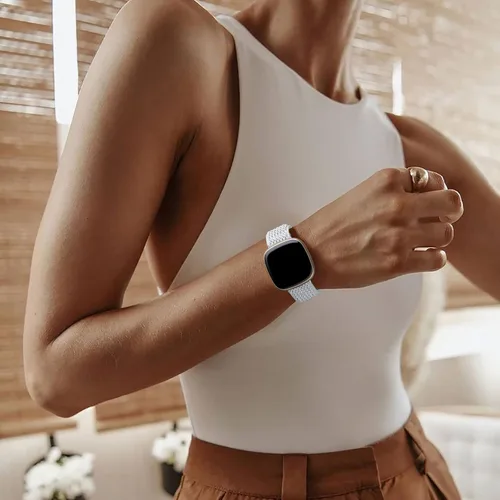 Vista 5 de Ouwegaga Banda elástica compatible con Fitbit Versa 4 bandas/Sense 2/Sense/Versa 3 bandas para mujeres y hombres, correa deportiva ajustable