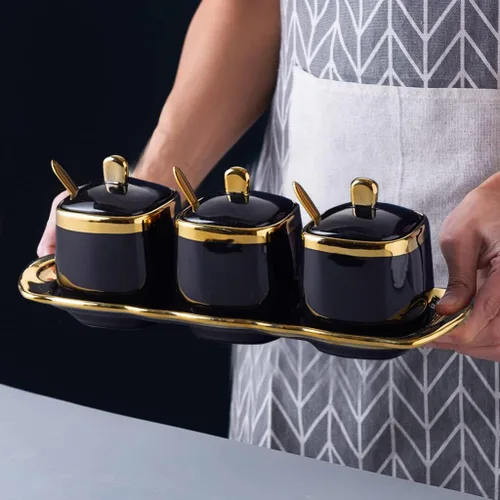 Vista 4 de Tazón de azúcar negro con tapa y cuchara, botes de condimentos de cerámica con bandeja, tarros de azúcar y sal, juego de 3 recipientes