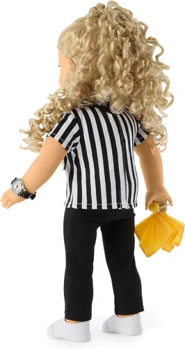 Vista 5 de American Girl Truly Me - Traje de árbitro de muñeca de 18 pulgadas con silbato con cable, reloj de pulsera e bandera de penalti, para mayores de 6