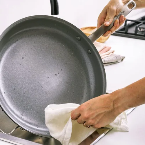 Vista 6 de GreenPan Chatham - Sartén antiadherente de cerámica anodizada dura, de 8 pulgadas, sin PFAS, apta para lavavajillas, apta para horno, gris