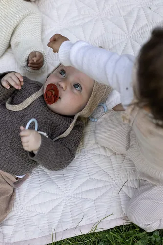 Vista 5 de BIBS - Paquete de 2 chupetes Bibs Colour, calmante, libre de bisfenol A, punta redonda, látex de goma natural