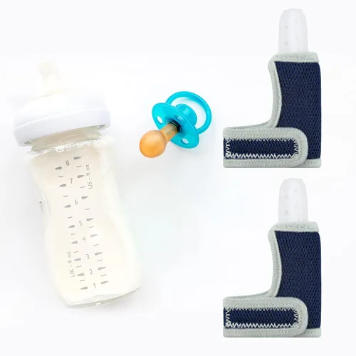 Vista 6 de Juego de 2 protectores de dedos de silicona para bebés pequeños con banda de muñeca transpirable para evitar que los niños chupen los dedos (azul)