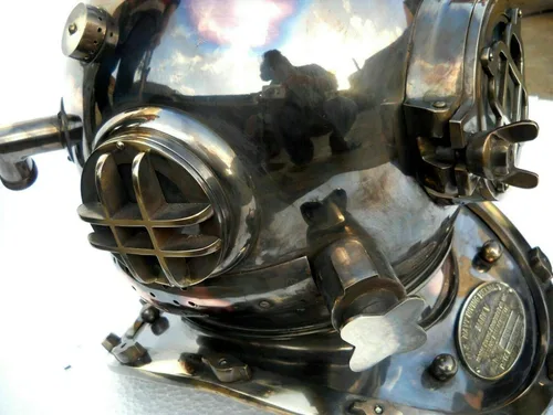 Vista 4 de Casco de buceo de latón decorativo Mark V Scuba Marine
