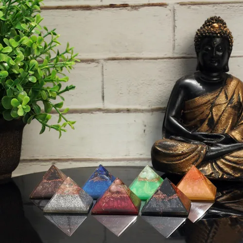Vista 2 de 7 mini pirámides para autocuidado, armonía, meditación, yoga, espiritualidad, decoración de cristal, espacio de trabajo de equilibrio hecho