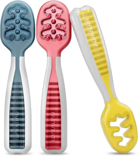 Vista 26 de NumNum Juego de cucharas para bebé, utensilios esenciales Pre-Spoon GOOtensils para 6+ meses, cucharas de autoalimentación de primera etapa