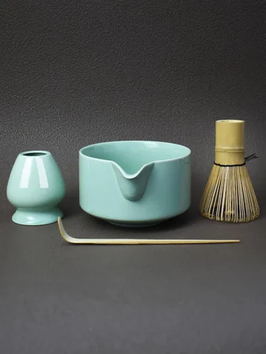 Vista 17 de Artcome Juego Completo de 4 Piezas para Ceremonia de Té Matcha - Tazón con Boquilla de Servir, Batidor, Soporte, Cuchara - Juego de Té Japonés