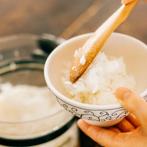 Vista 5 de HARIO XRCN-2-B - Arroz de vidrio para microondas, 1 a 2 tazas, para microondas, negro, 1 a 2 tazas, fabricado en Japón