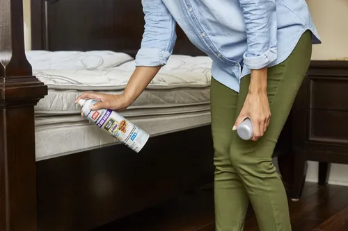 Vista 5 de Ortho Home Defense Max Bed Bug Killer - También mata pulgas y garrapatas marrones, tratamiento de manchas, 18 onzas (paquete de 2)