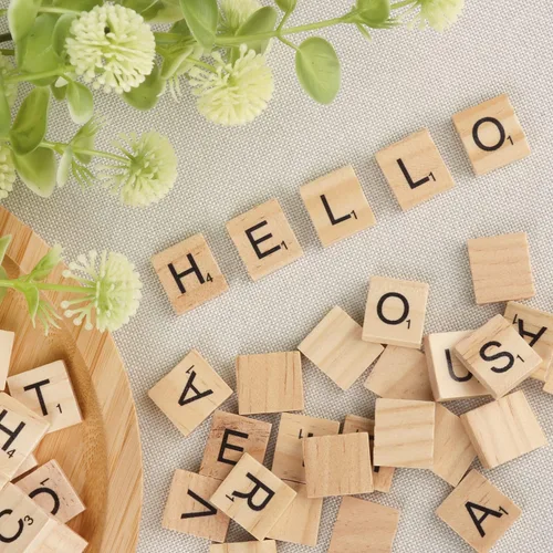Vista 4 de 2000 azulejos de letras de madera, azulejos de madera de la A a la Z en mayúscula para proyectos creativos de manualidades, hacer posavasos