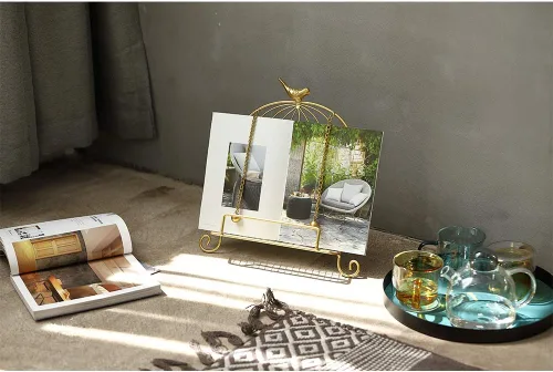 Vista 6 de Jemeni Soporte para libro de cocina para cocina, un caballete de recetas tiene forma de jaula de metal con 2 cadenas pesadas, dorado..