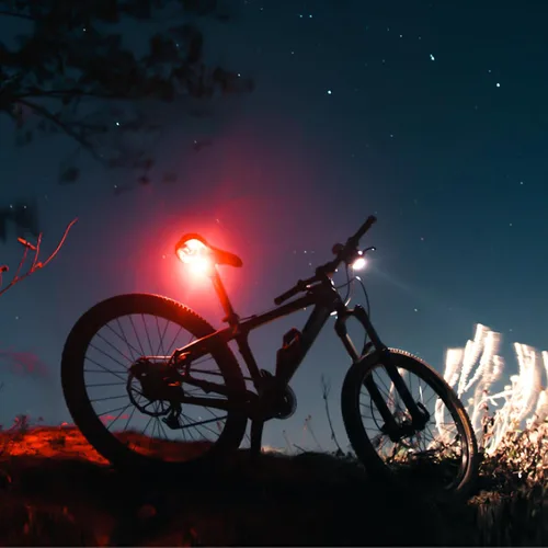 Vista 3 de 1800 Lumen Bike Light, Front and Back Bicycle Lights for Night Riding, Super Bright USB Rechargeable Bike Light with High Beam Low Beam for Men