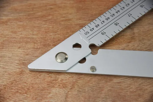 Vista 9 de FEI-RONG Cuadrado plegable de 24 – Cuadrado de aluminio y acero al carbono Regla de ángulo ajustable de 45 a 90 grados para techos, escaleras