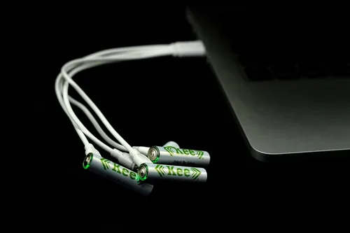 Vista 7 de Kee Baterías recargables USB AAA, paquete de 4 unidades de iones de litio, se carga en 2 horas o menos, más de 1000 ciclos de carga, cable de carga