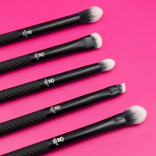 Vista 3 de MODA Pro - Juego de brochas de maquillaje de ojos de lujo, incluye brochas para sombreador, pliegue, detalles, difuminadores y delineadores (negro)