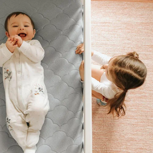 Vista 9 de Newton Baby Colchón impermeable para cuna y cama para niños pequeños, ultra transpirable, probado para reducir el riesgo de asfixia, núcleo y Gris