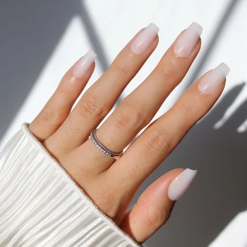 Vista 33 de Glamnetic Uñas postizas a presión – Uñas postizas redondas supercortas, uñas neutras nude, con punta francesa inversa dorada, lujo silencioso, 12