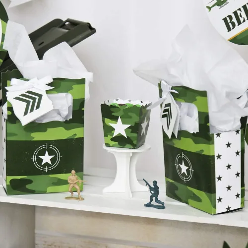 Vista 6 de Big Dot of Happiness Camo Hero - Cajas de recuerdo de camuflaje militar del ejército - Juego de 12