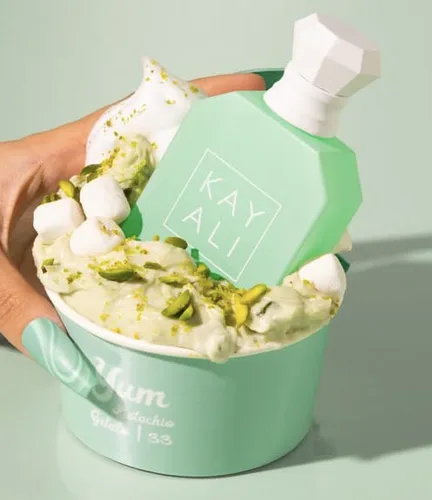 Vista 3 de Huda Beauty Kayali Yum Pistachio Gelato 33 Eau De Parfum Intense Tamaño Completo (1.7 fl oz / 50 ml)