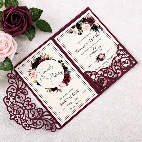 Vista 4 de 50 invitaciones de boda personalizadas de 4.7 x 7 pulgadas, cortadas con láser burdeos, con sobres, bolsillo hueco rosa y purpurina dorada