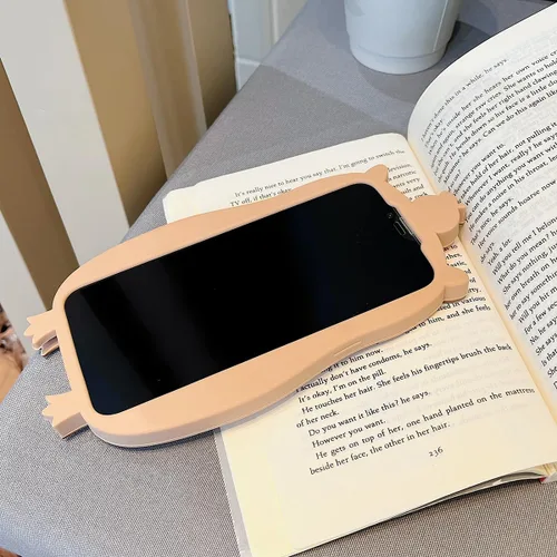 Vista 3 de Funda para iPhone 13, funda Kawaii para teléfono con dibujos animados 3D, diseño de capibara, de goma de silicona suave, a prueba de golpes, funda