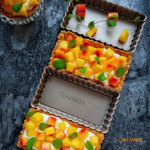 Vista 5 de CHEFMADE Juego de mini sartenes rectangulares de 2 x 4 pulgadas, 4 piezas con parte inferior suelta extraíble, antiadherente, oblongo para hornear