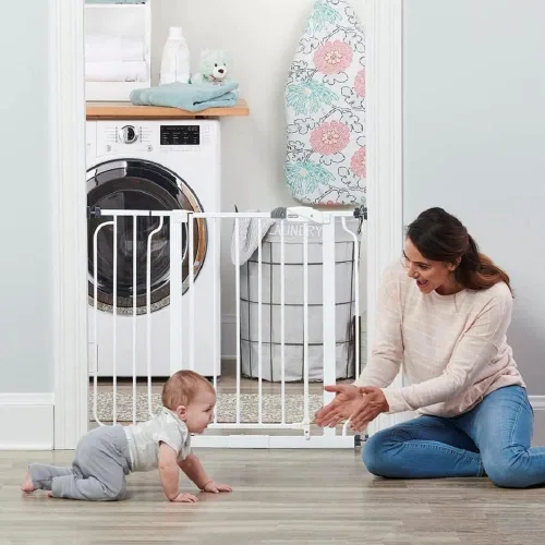 Vista 4 de Regalo Easy Step - Puerta de 38.5 pulgadas de ancho para bebé, incluye kit de extensión de 6 pulgadas, kit de montaje a presión, ventosa de pared
