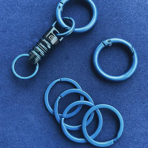 Vista 4 de Llaveros planos divididos a granel, resistente y resistente para automóvil, hogar, anillo de metal grande para perro, cordón para escuela, oficina