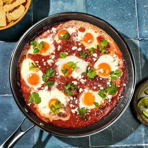 Vista 7 de HexClad Sartén híbrida antiadherente de 12 pulgadas con tapa de vidrio templado, mango que se mantiene fresco, apto para lavavajillas, apto