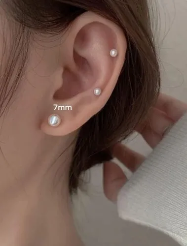 Vista 8 de Aretes de perlas de tuerca Renkovte para mujer, aretes planos de perlas con cierre de tuerca para hélice de cartílago, aretes de cartílago, joyería