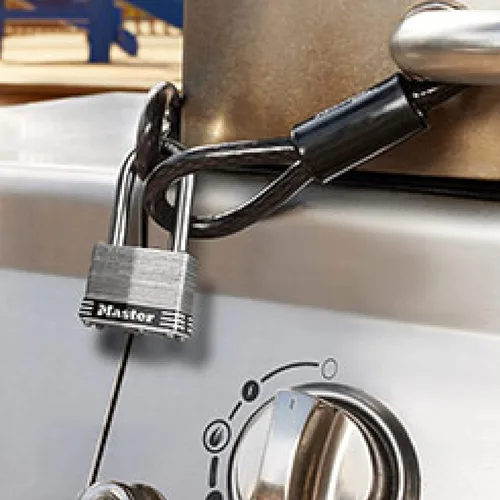 Vista 7 de Master Lock 5SSKADLJ - Candado de vaso de acero inoxidable laminado de 2 pulgadas (2.008 in) de ancho con grillete de 2-1/2 pulgadas (2.520 in)