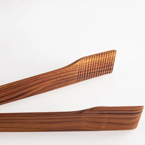 Vista 3 de Pinzas para ensalada de primavera súper delgadas servidor de mano de ensalada de madera de teca de 0.1 x 0.1 x 12 pulgadas de utensilios de cocina