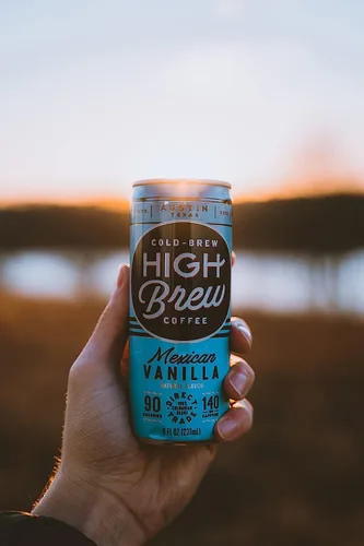 Vista 4 de High Brew Coffee, Cold Brew, Double Espresso / vainilla mexicana, paquete variado rojo y azul, lata de 8 onzas líquidas (paquete de 24)