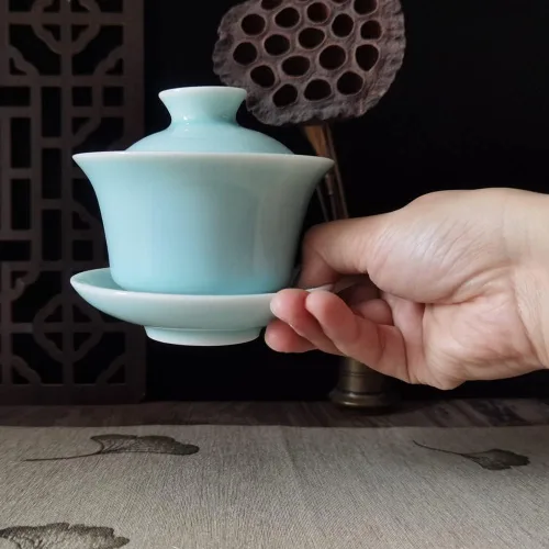 Vista 3 de Gaiwan Kung Fu - Juego de tazas de té y platillo de porcelana con tapa, 5 onzas (azul cielo)