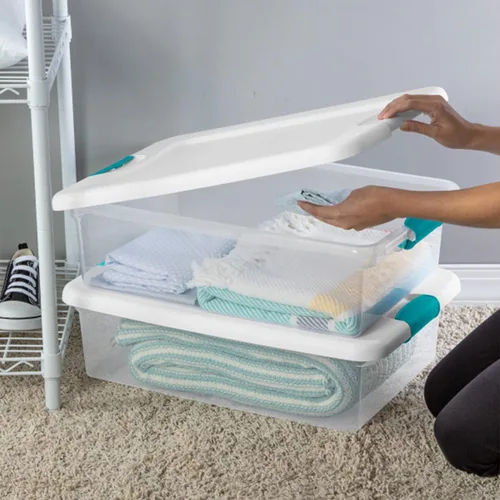 Vista 5 de Sterilite Solución de sistema de almacenamiento con caja de almacenamiento apilable transparente de 32 cuartos de galón con tapa de cierre blanca
