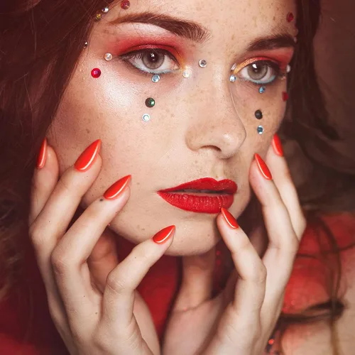 Vista 2 de Maitys Uñas postizas a presión de almendra, 36 colores, 864 piezas, uñas postizas brillantes de cobertura completa, uñas artificiales coloridas